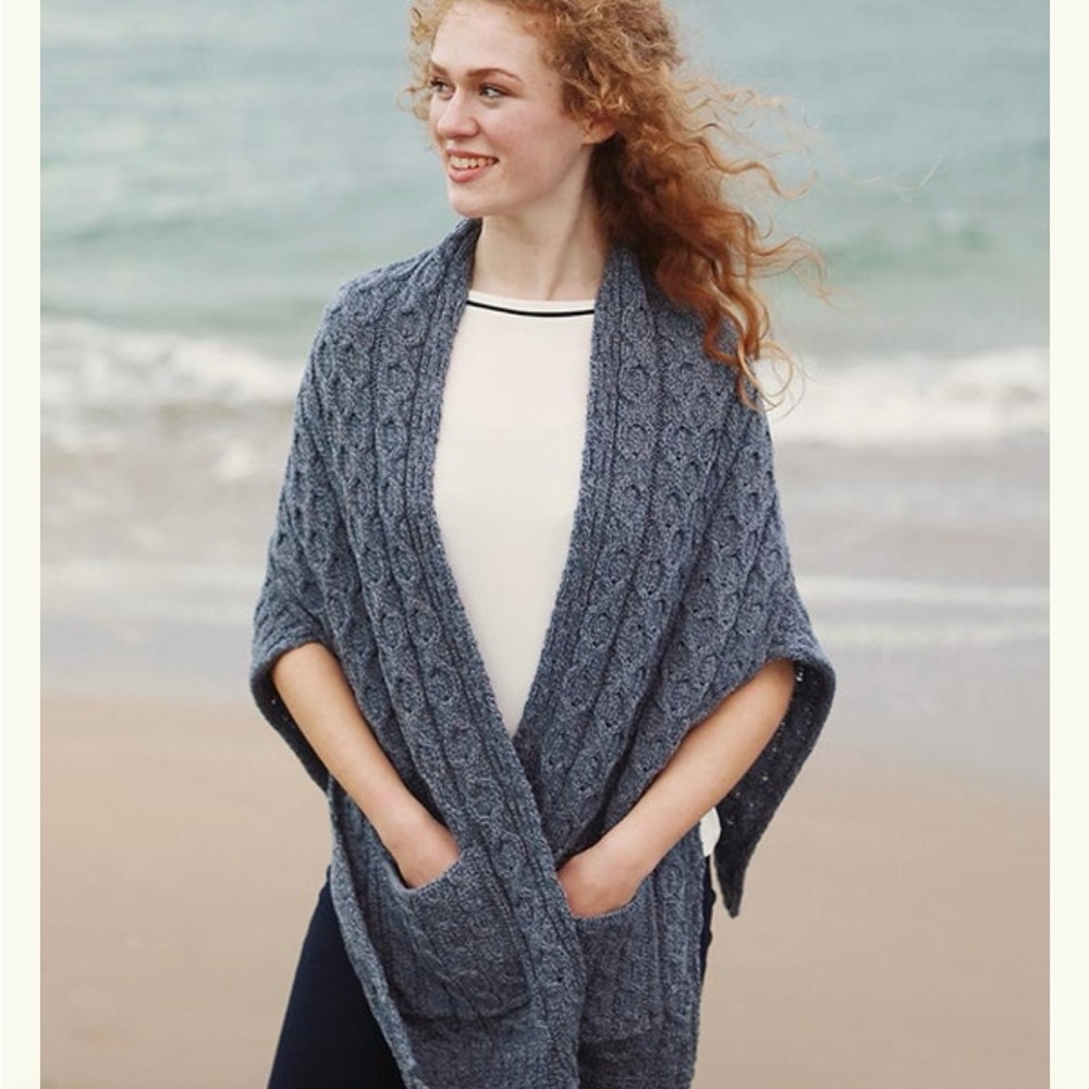 NWT Merino Wool Shawl Wrap with Pockets